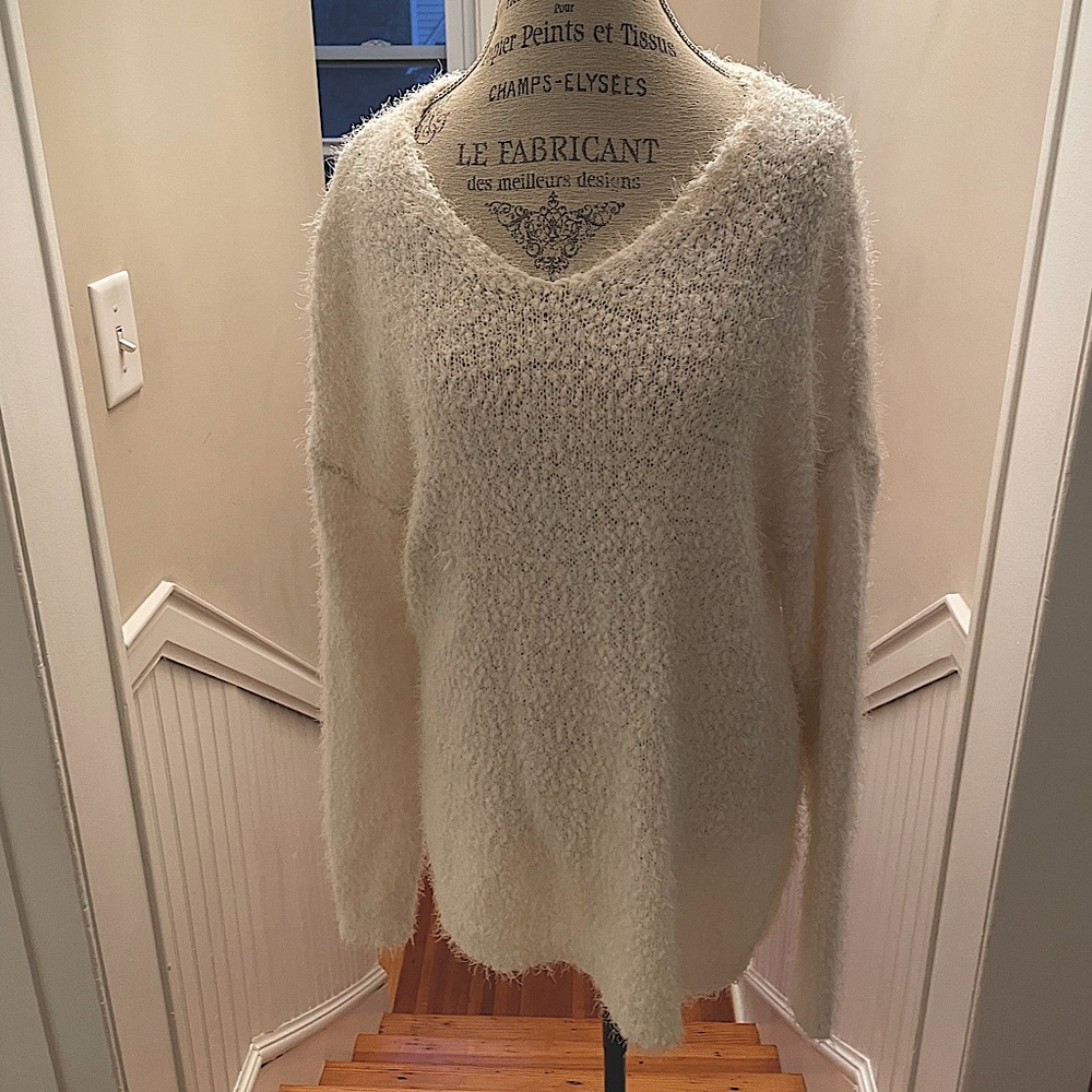 NWOT so Womens xl boucle cream sweater
